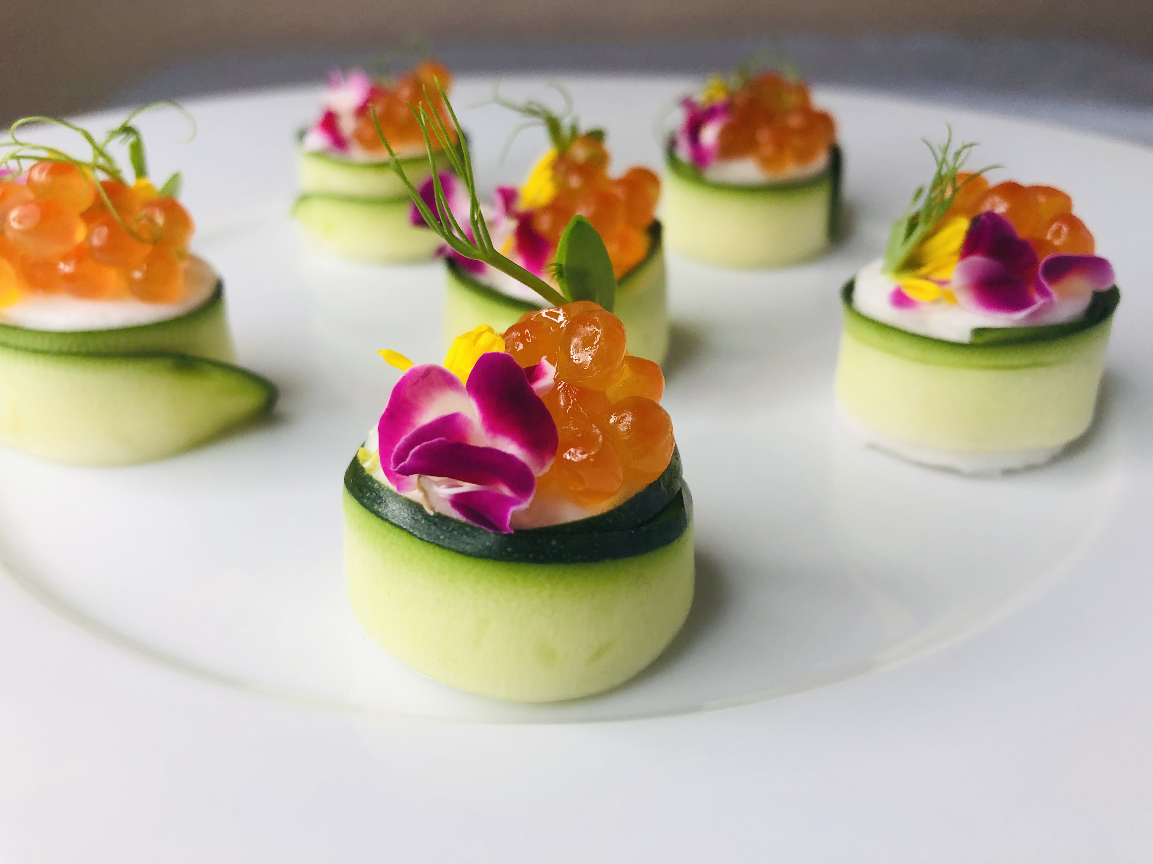 リベルのフィンガーフード「海老と蟹のテリーヌイクラ添え」